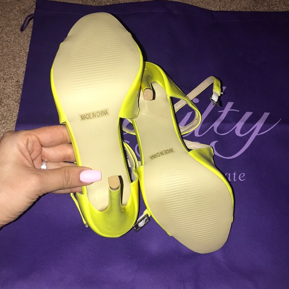 Guilty soles - Picture 3 of 4